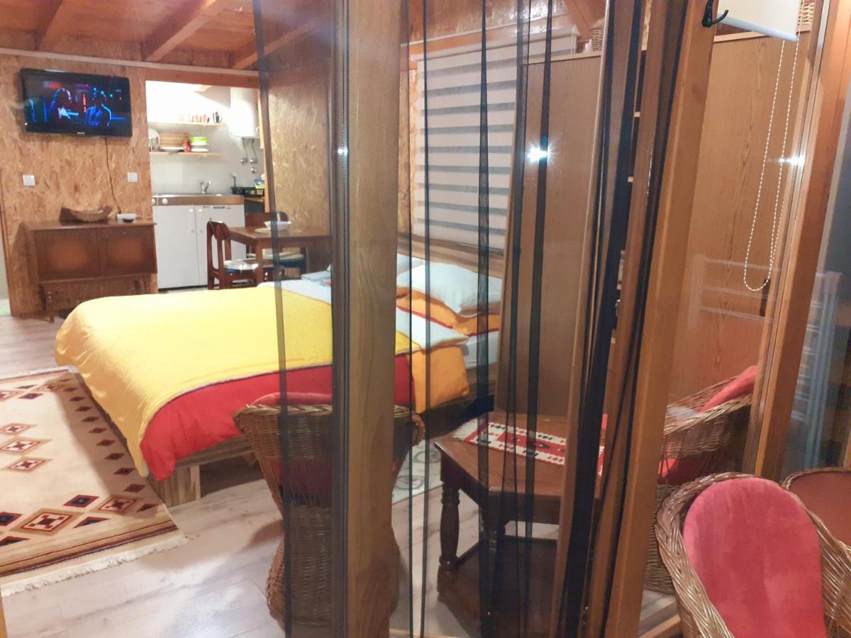 Obiteljski Apartman Borovi Високо Экстерьер фото